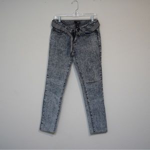 Ana acid wash denim Jeans with belt